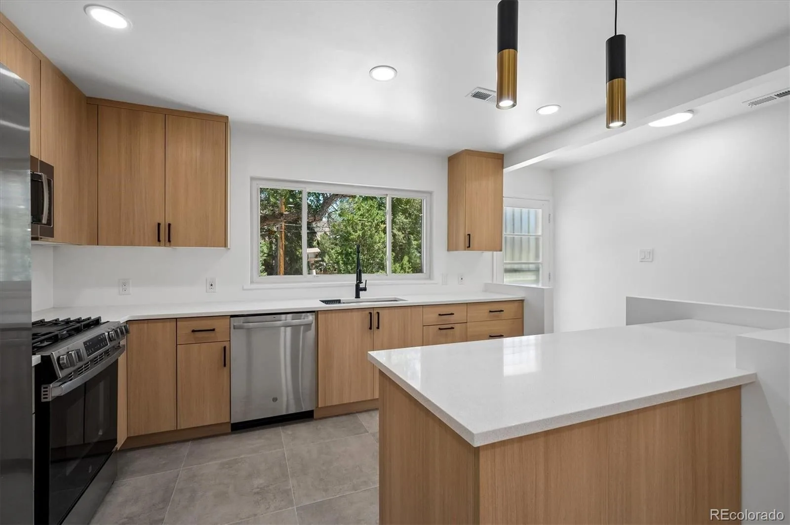 2015 Arapahoe Street Golden CO 80401 | MLS #REC1962442 07172026160903 1600 6