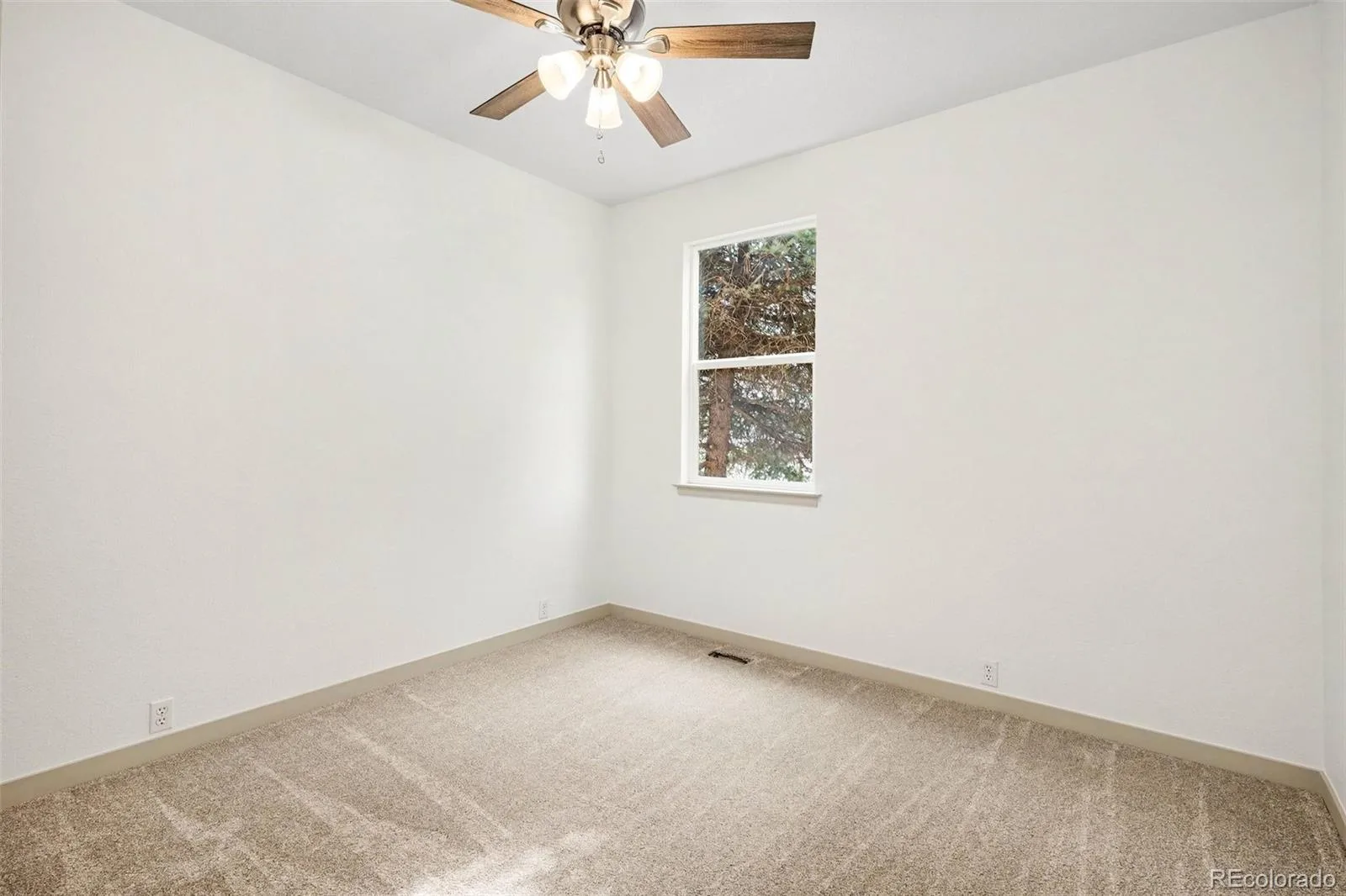 23430 E Holly Hills Way Parker CO 80138 | MLS #REC1962643 08112026183304 1600 15