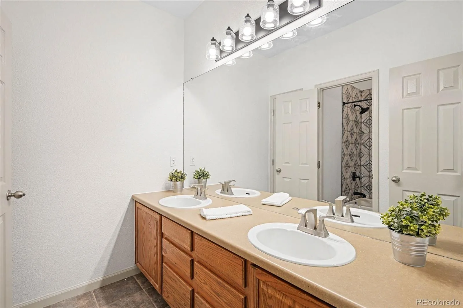 23430 E Holly Hills Way Parker CO 80138 | MLS #REC1962643 08112026183304 1600 18