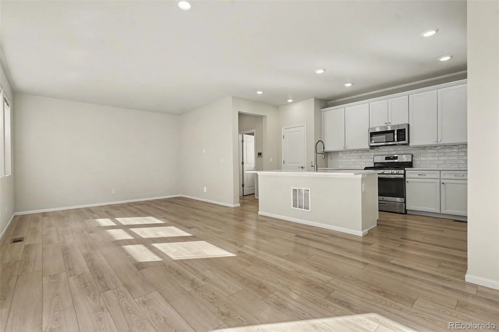 6026 N Orleans Street Aurora CO 80019 | MLS #REC1964214 09242026101132 1600 10