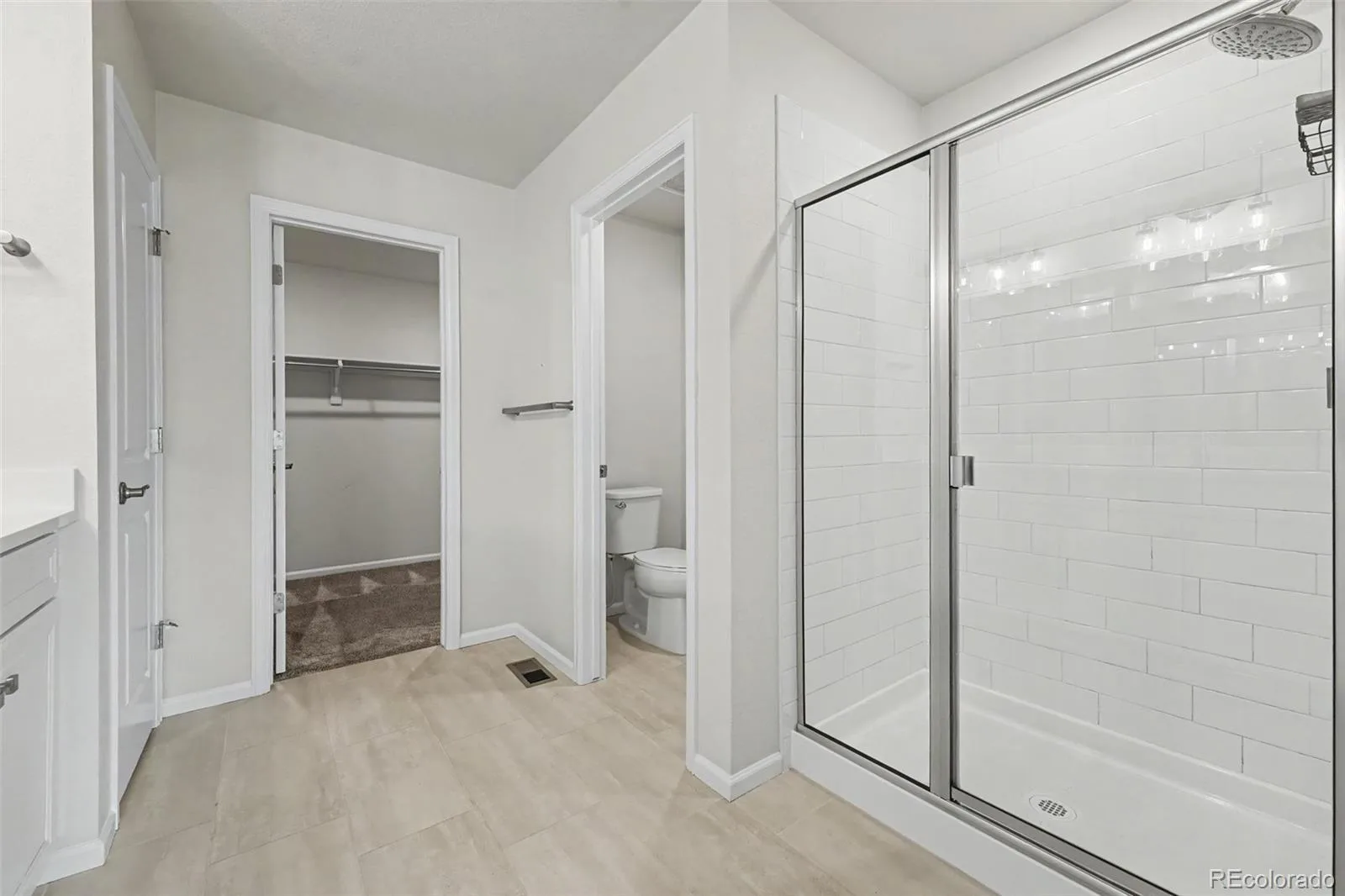 6026 N Orleans Street Aurora CO 80019 | MLS #REC1964214 09242026101132 1600 25