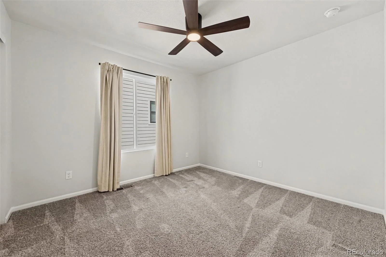 6026 N Orleans Street Aurora CO 80019 | MLS #REC1964214 09242026101132 1600 28