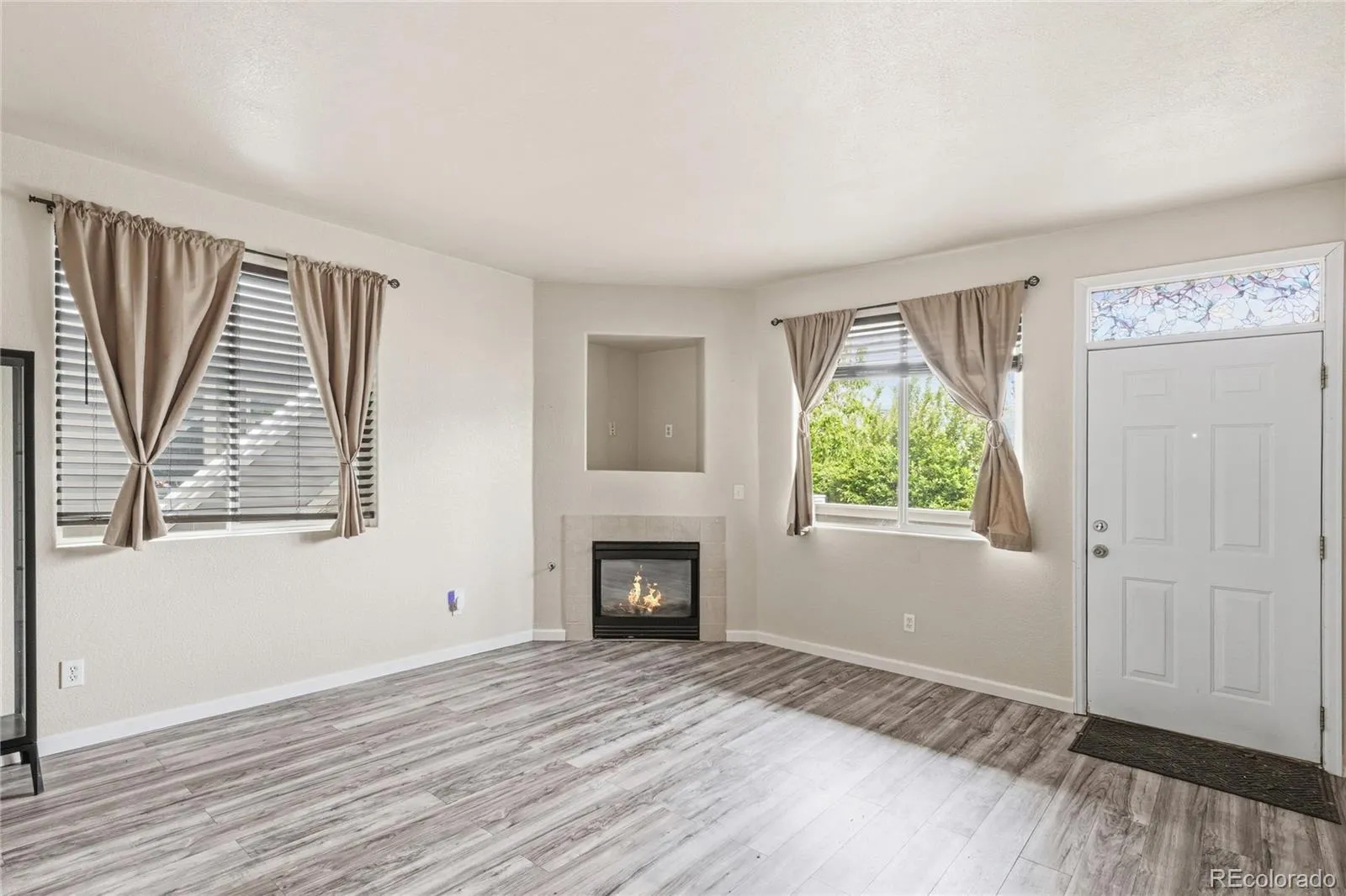 1010 S Yampa Street #101 Aurora CO 80017 MLS #REC1964573 04252026175124 1600 4