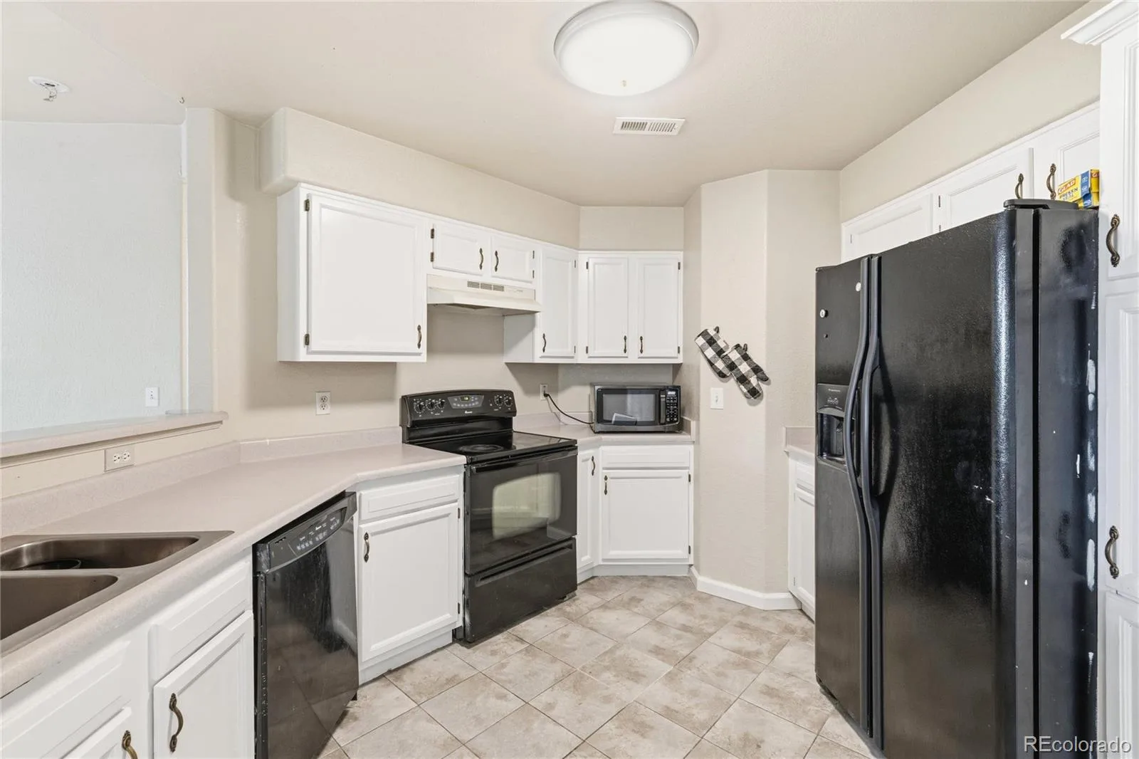 1010 S Yampa Street #101 Aurora CO 80017 | MLS #REC1964573 09222026225530 1600 9