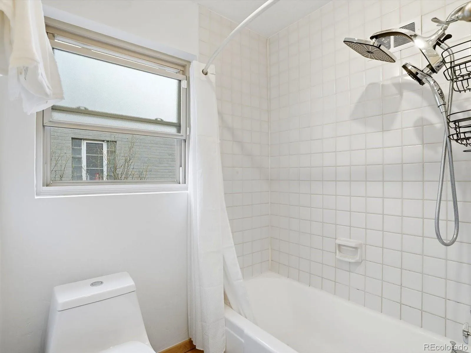 04152026004208 1600 11