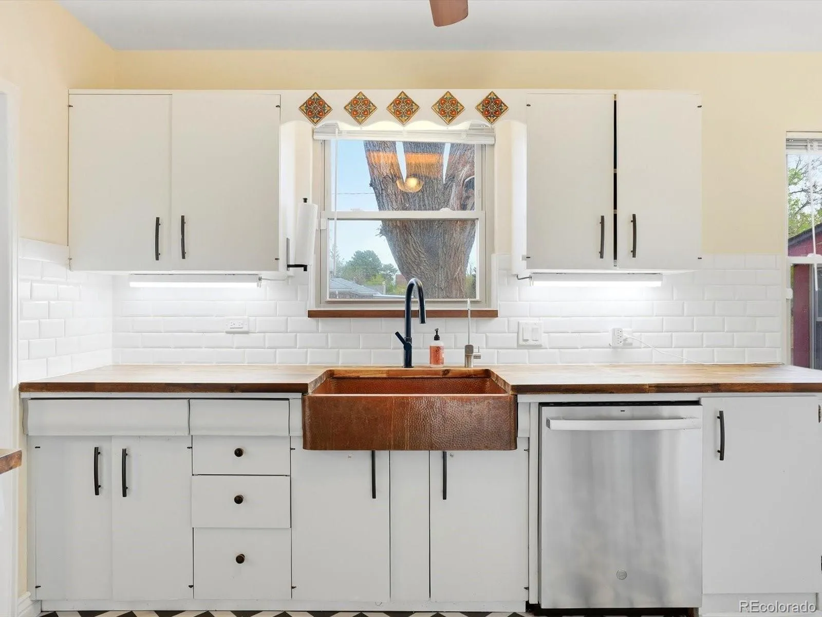 04152026004208 1600 12