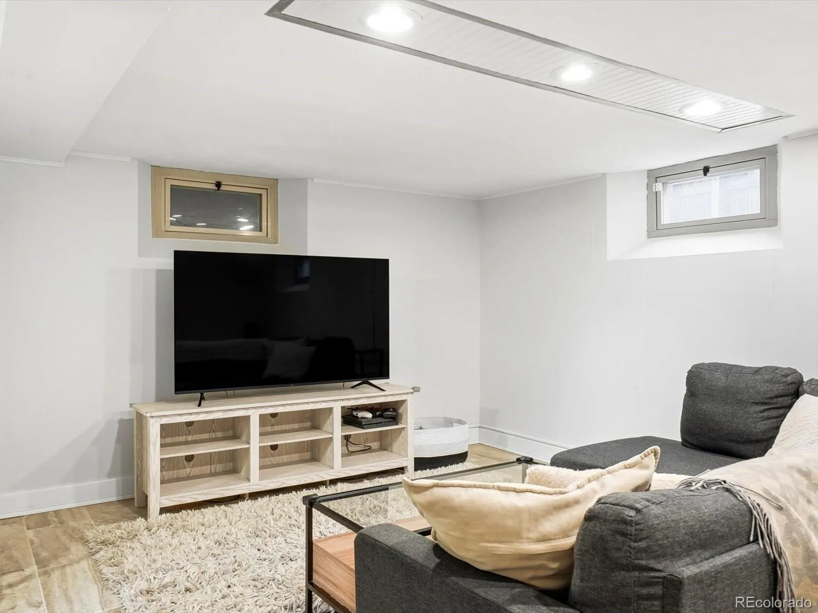 04152026004208 1600 21