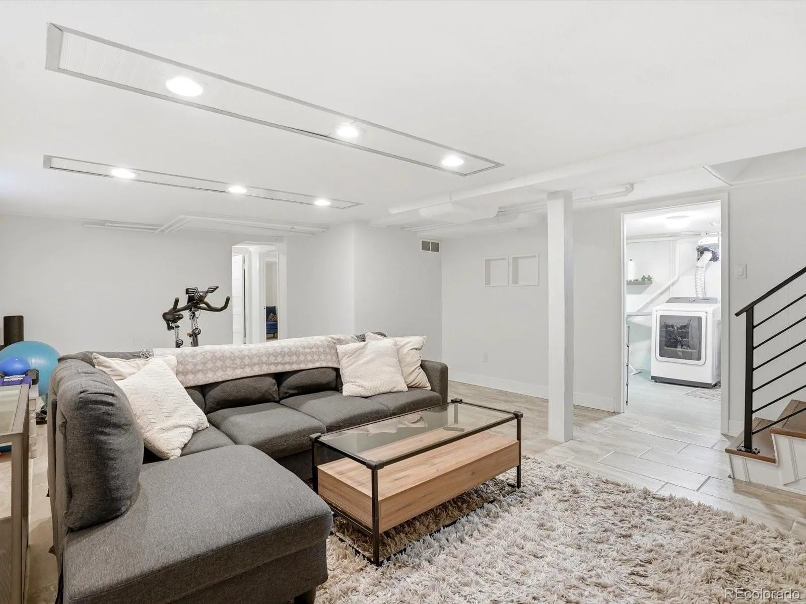 04152026004208 1600 27