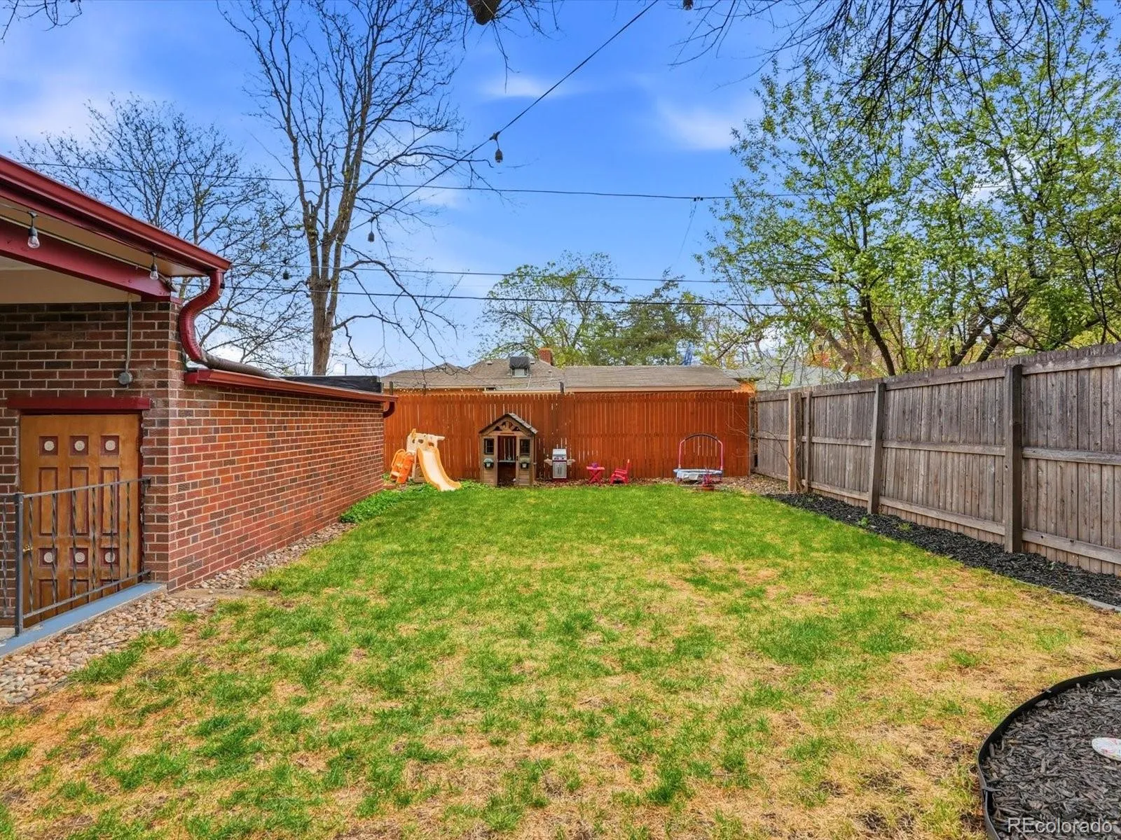 04152026004208 1600 33