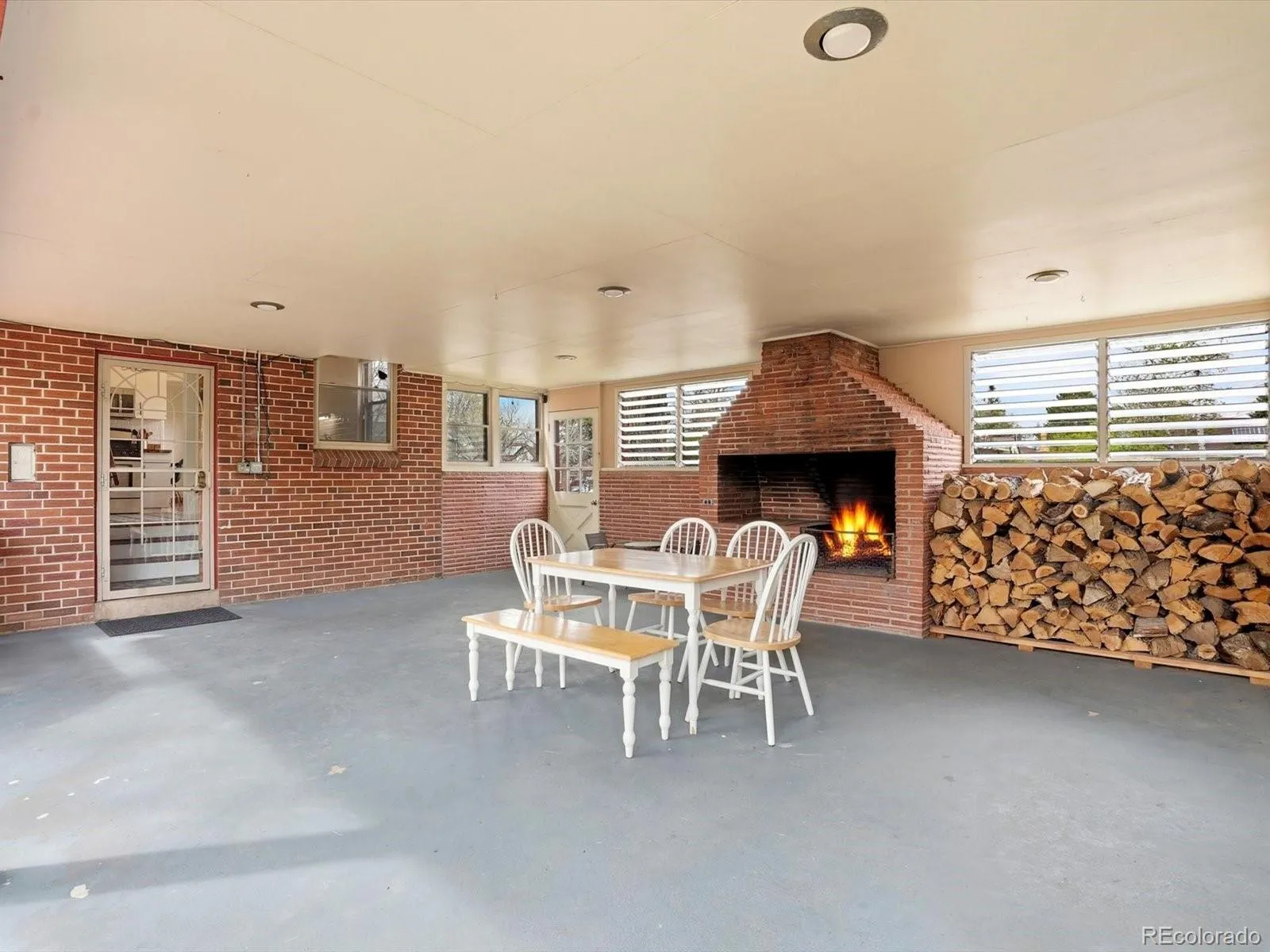 04152026004208 1600 40