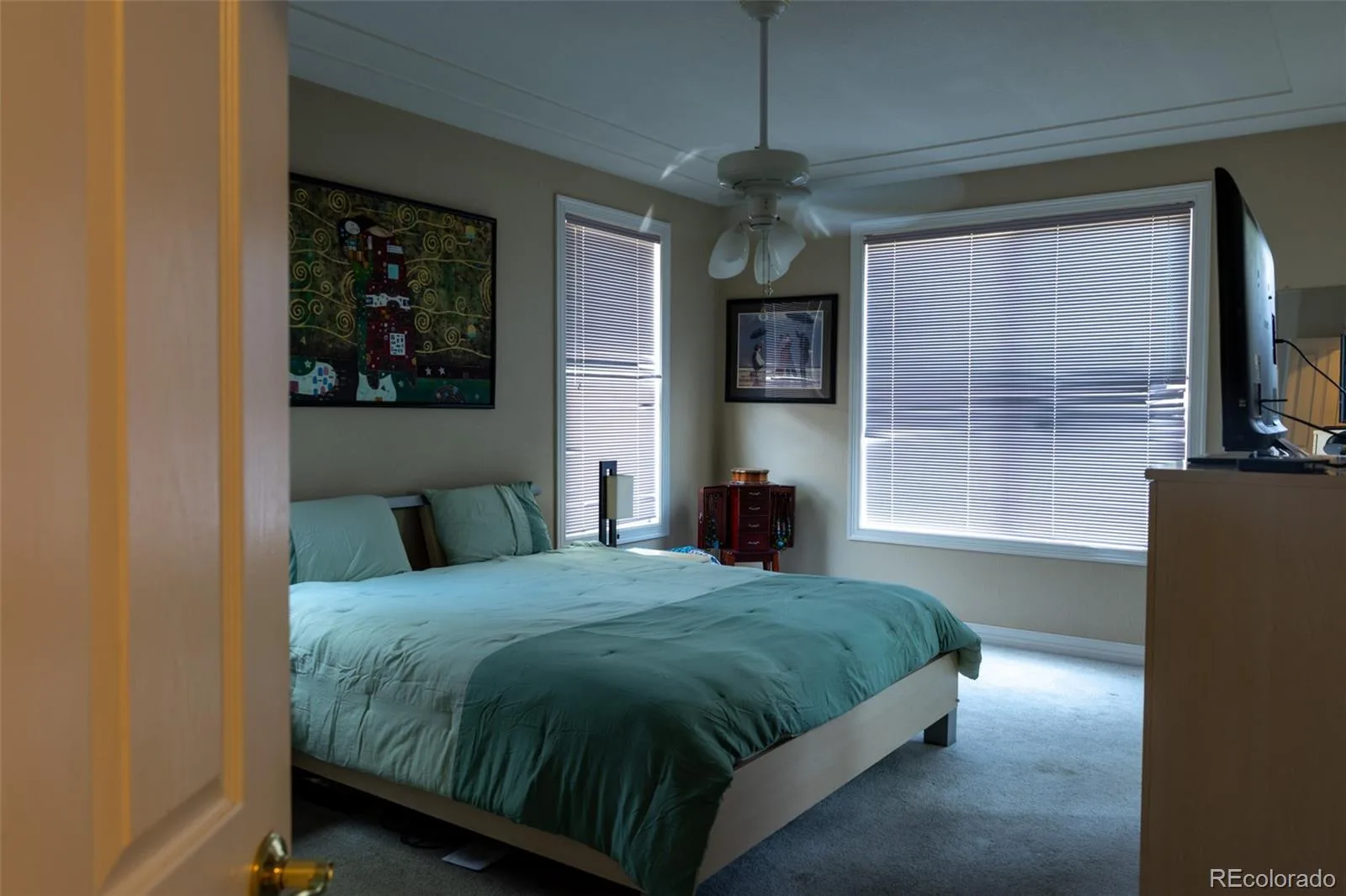5944 S Ireland Court Aurora CO 80016 | MLS #REC1967521 08312026011325 1600 18