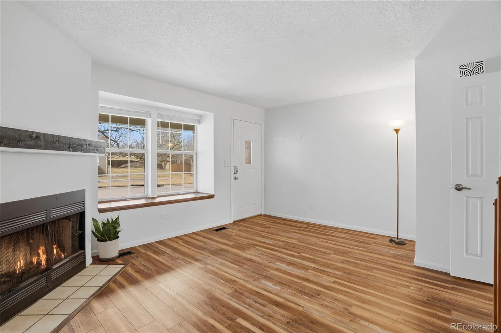 4665 S Dillon Court #B Aurora CO 80015 MLS #REC1968508 05302026054919 1600 4