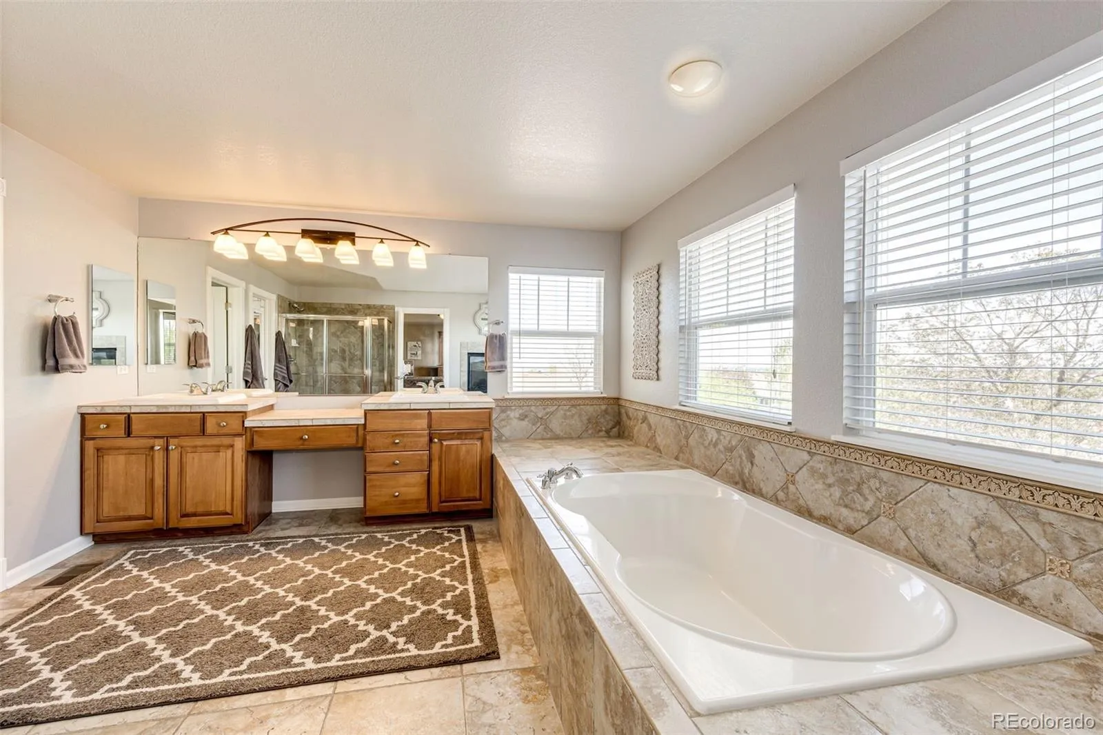 04242026100042 1600 22