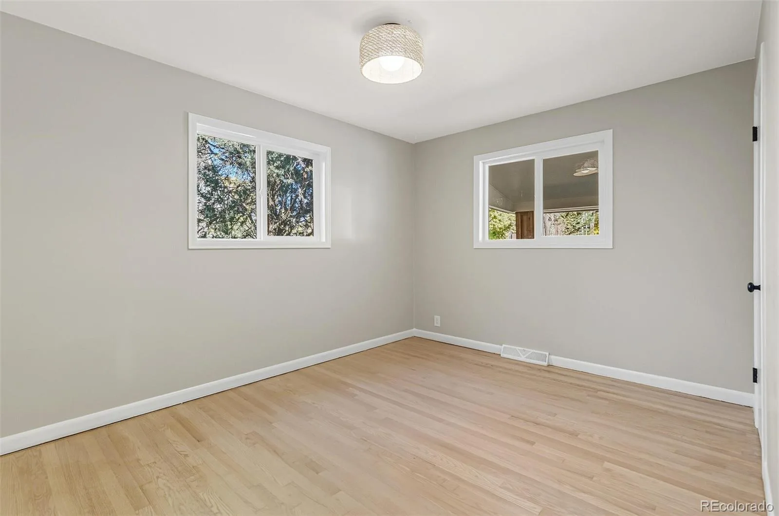 2987 S University Boulevard Denver CO 80210 MLS #REC1969405 06102026013832 1600 16
