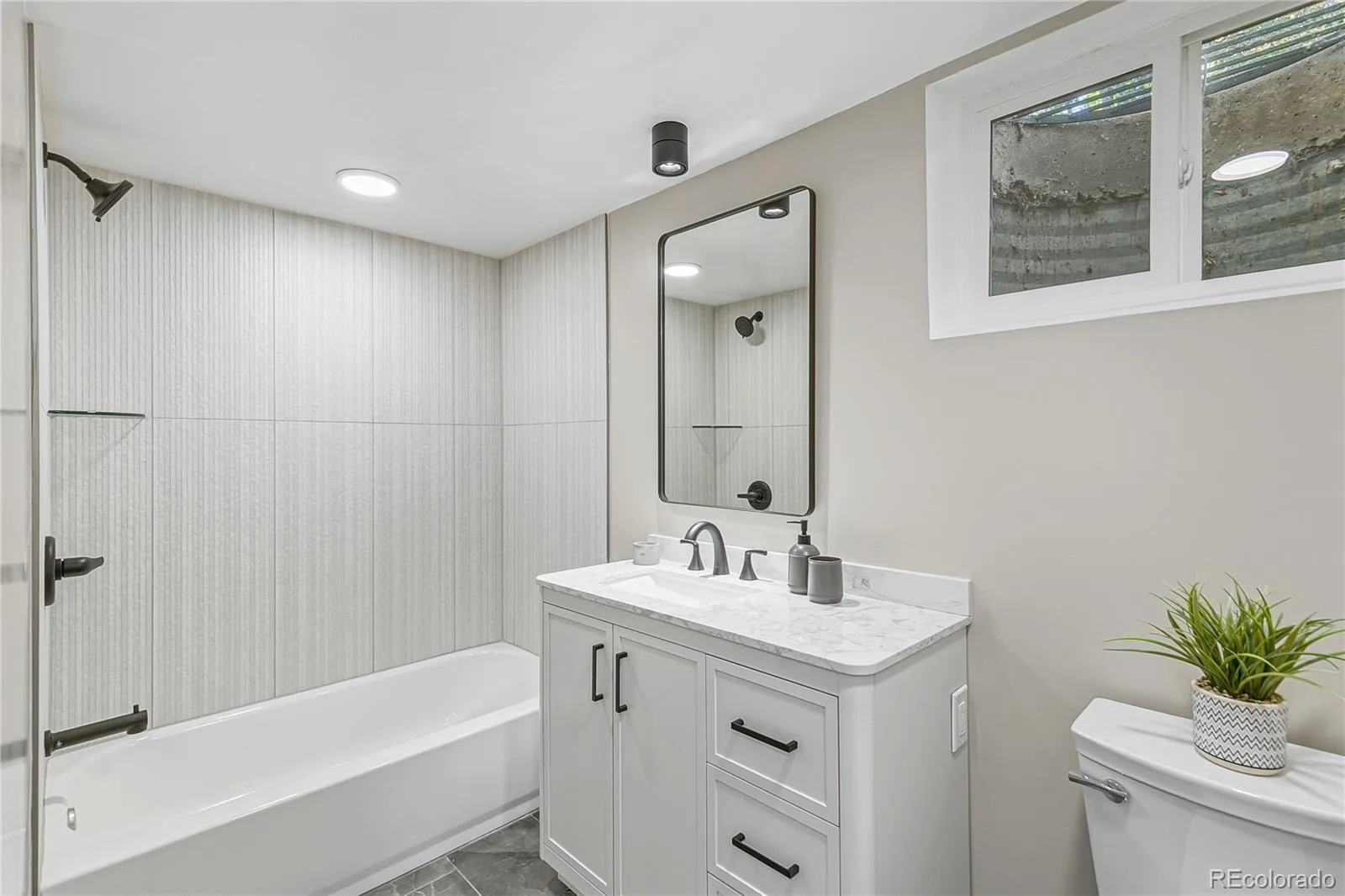 2987 S University Boulevard Denver CO 80210 MLS #REC1969405 06102026013832 1600 23