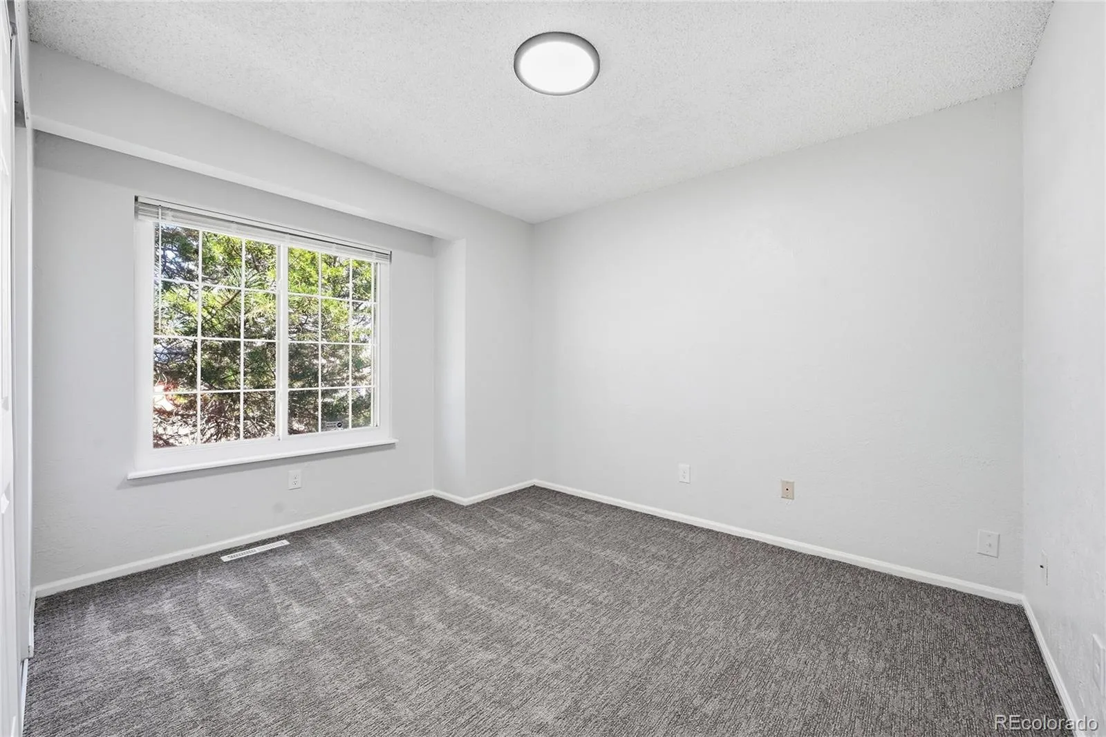 04012026185748 1600 12