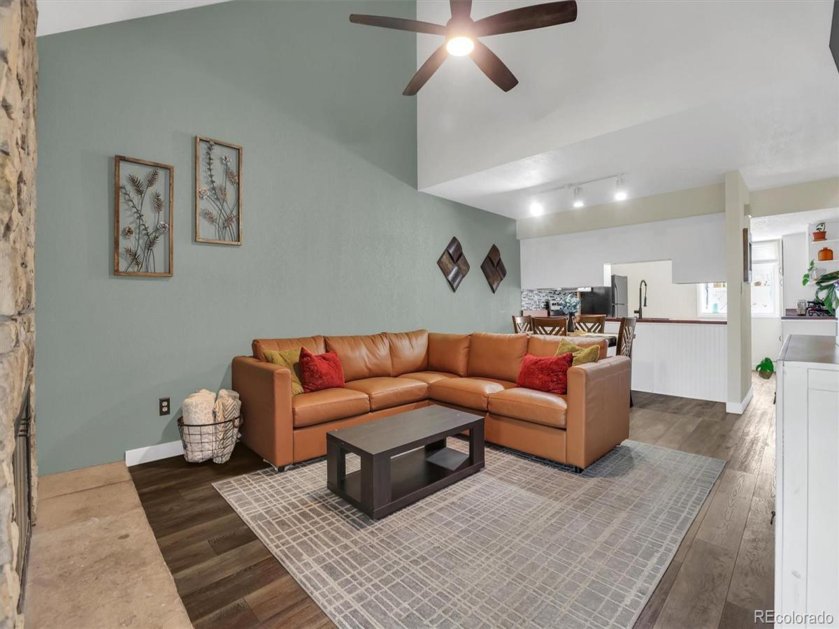 2053 S Worchester Way Aurora CO 80014 | MLS #REC1974249 MLS #REC1974249 image #0
