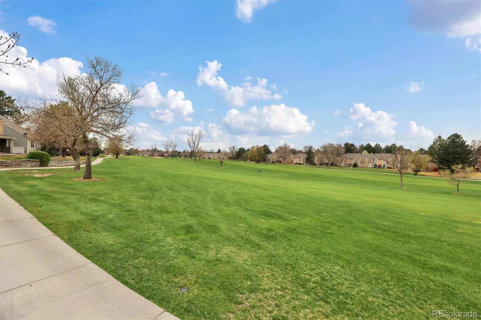 2053 S Worchester Way Aurora CO 80014 MLS #REC1974249 05142026074541 1600 17