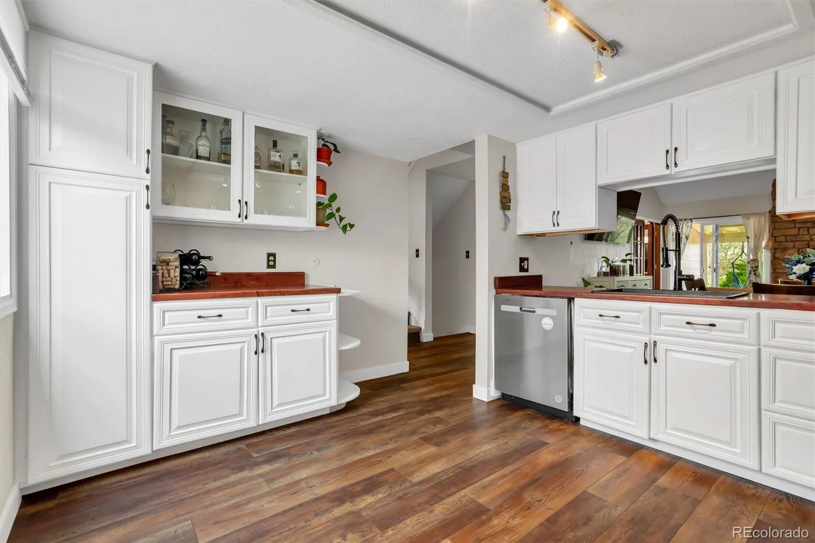 2053 S Worchester Way Aurora CO 80014 MLS #REC1974249 05142026074541 1600 5