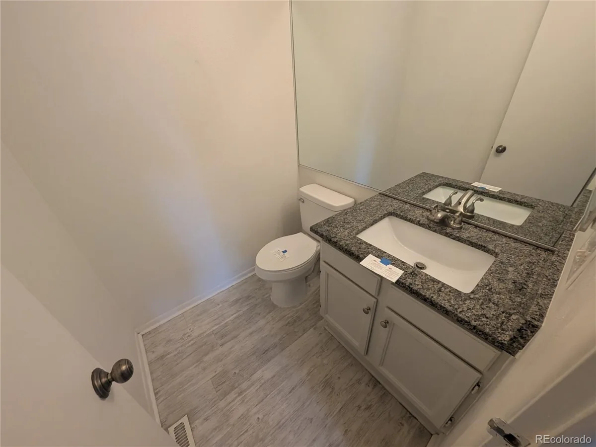 1041 S Fraser Way Aurora CO 80012 | MLS #REC1975514 08312026180522 1200 8