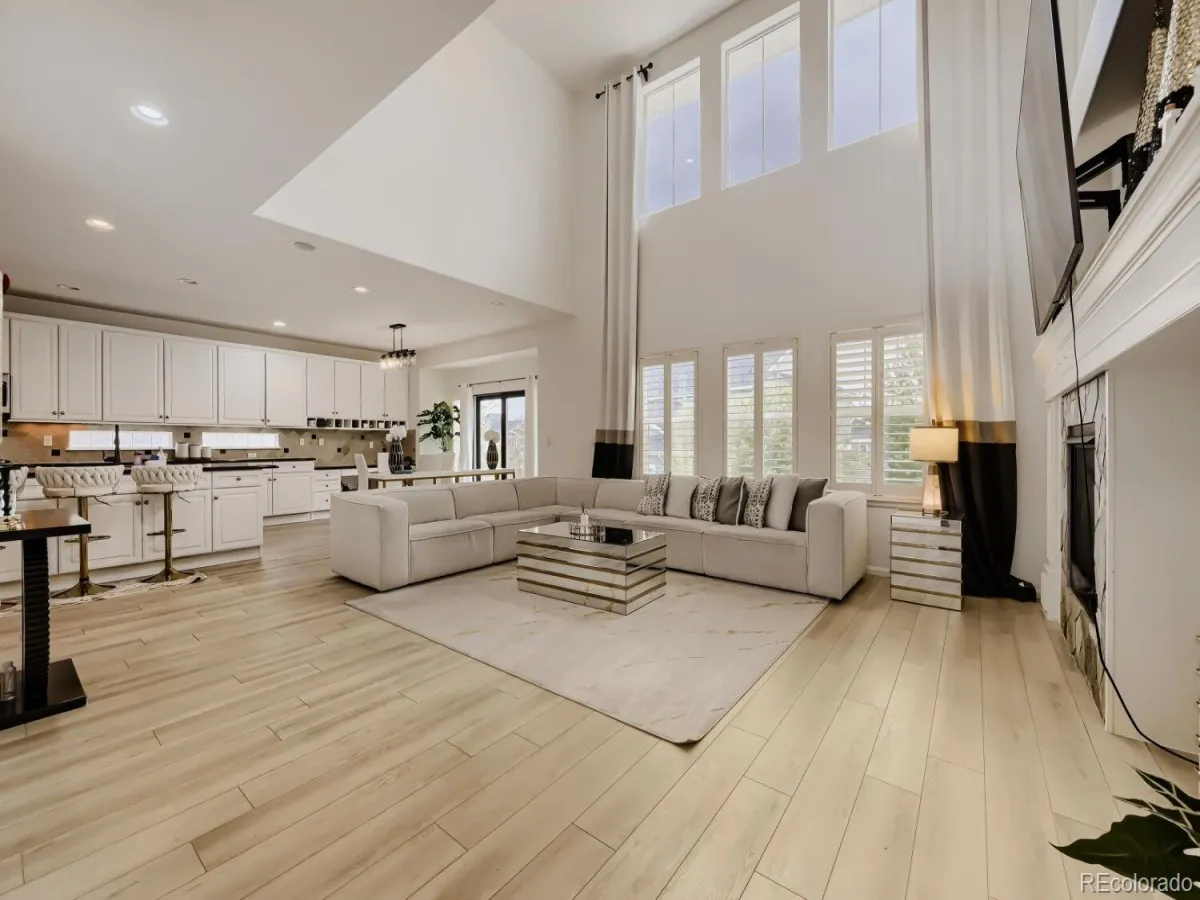 6381 S Patsburg Court Aurora CO 80016 MLS #REC1978467 04152026235607 1200 14