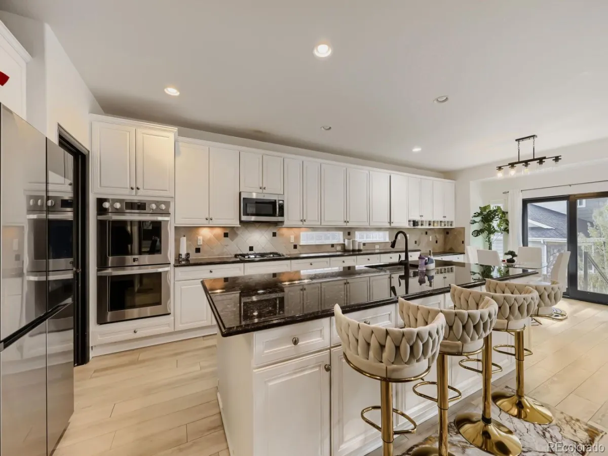 6381 S Patsburg Court Aurora CO 80016 MLS #REC1978467 04152026235607 1200 19