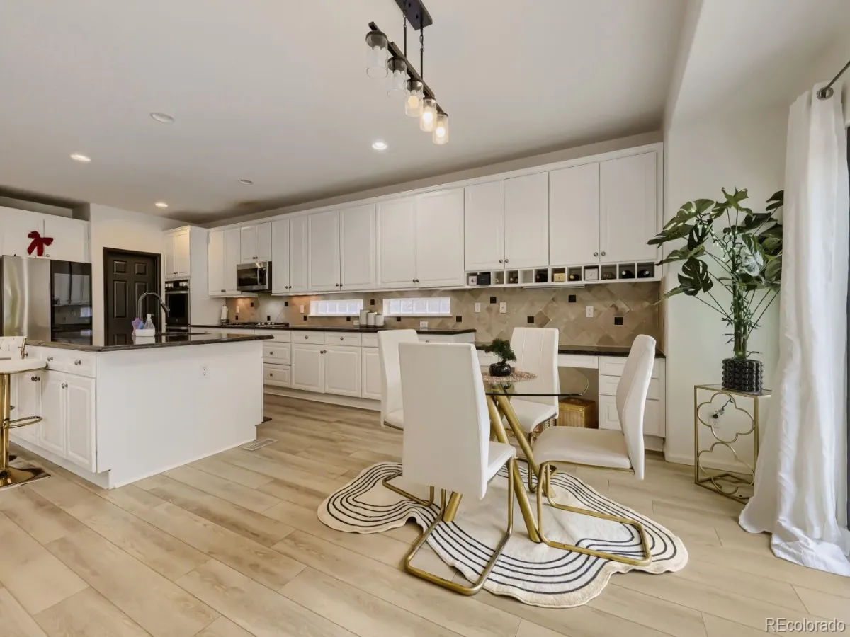 6381 S Patsburg Court Aurora CO 80016 MLS #REC1978467 04152026235607 1200 23