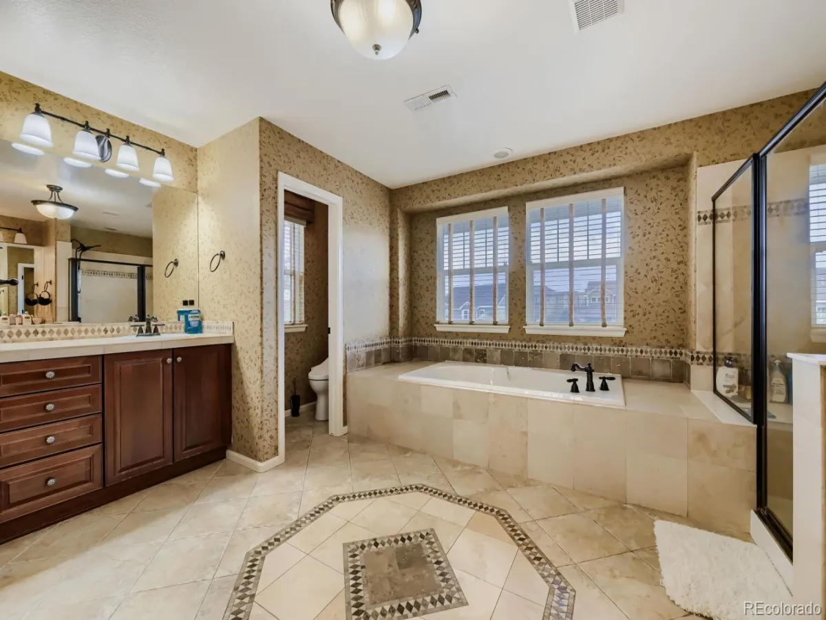 6381 S Patsburg Court Aurora CO 80016 MLS #REC1978467 04152026235607 1200 30