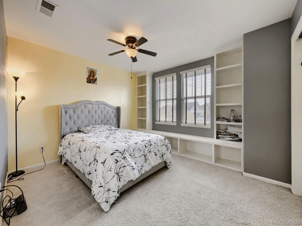 6381 S Patsburg Court Aurora CO 80016 MLS #REC1978467 04152026235607 1200 32