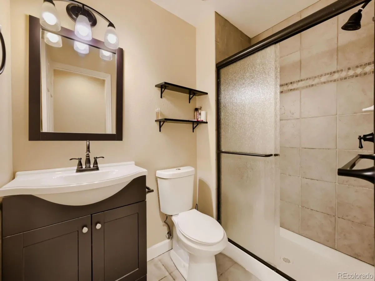 6381 S Patsburg Court Aurora CO 80016 MLS #REC1978467 04152026235607 1200 44