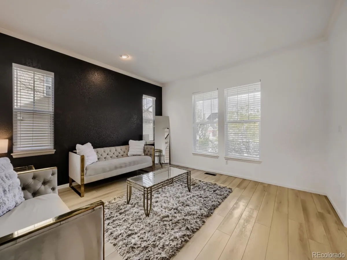 6381 S Patsburg Court Aurora CO 80016 MLS #REC1978467 04152026235607 1200 5