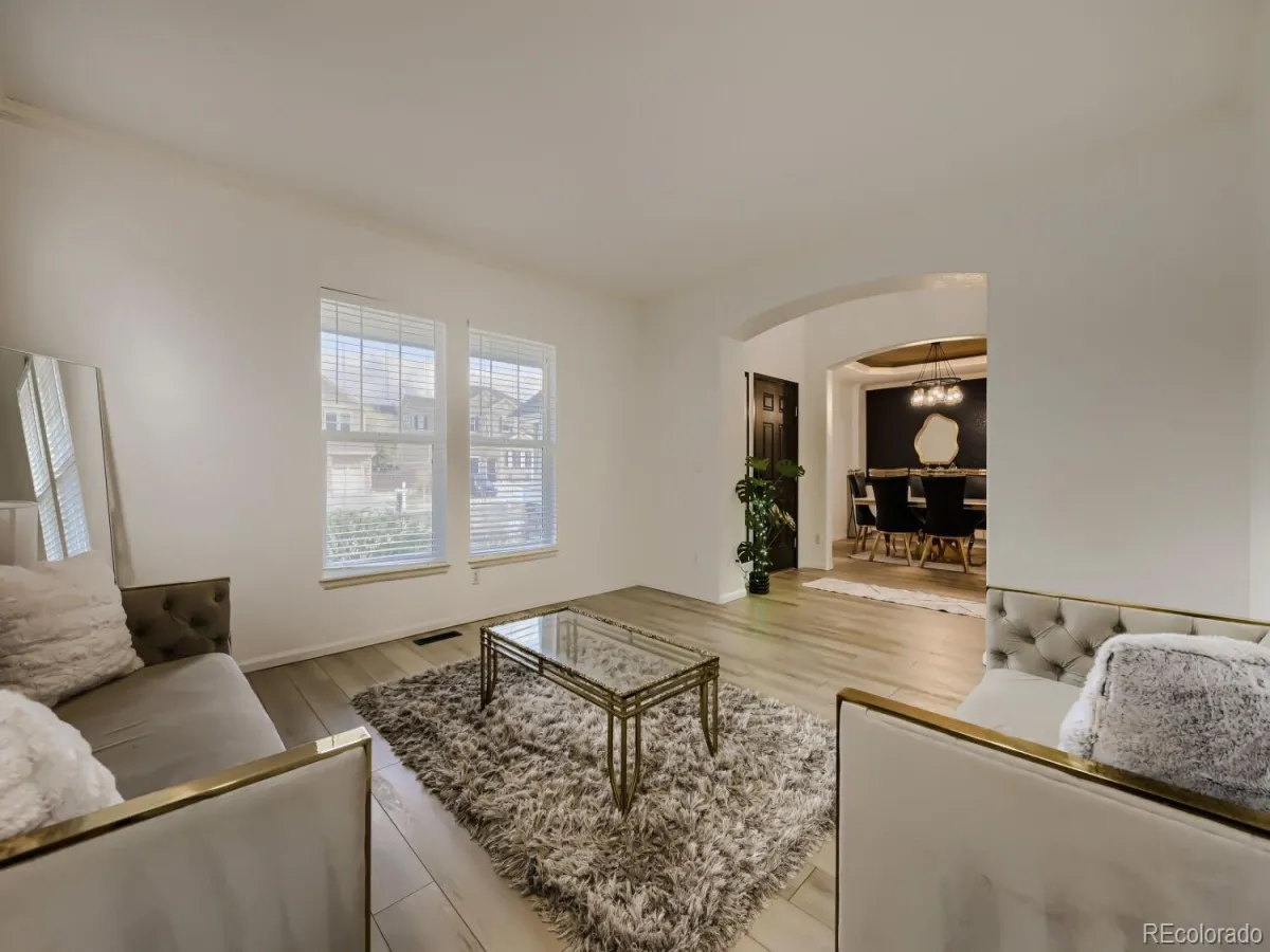 6381 S Patsburg Court Aurora CO 80016 MLS #REC1978467 04152026235607 1200 7
