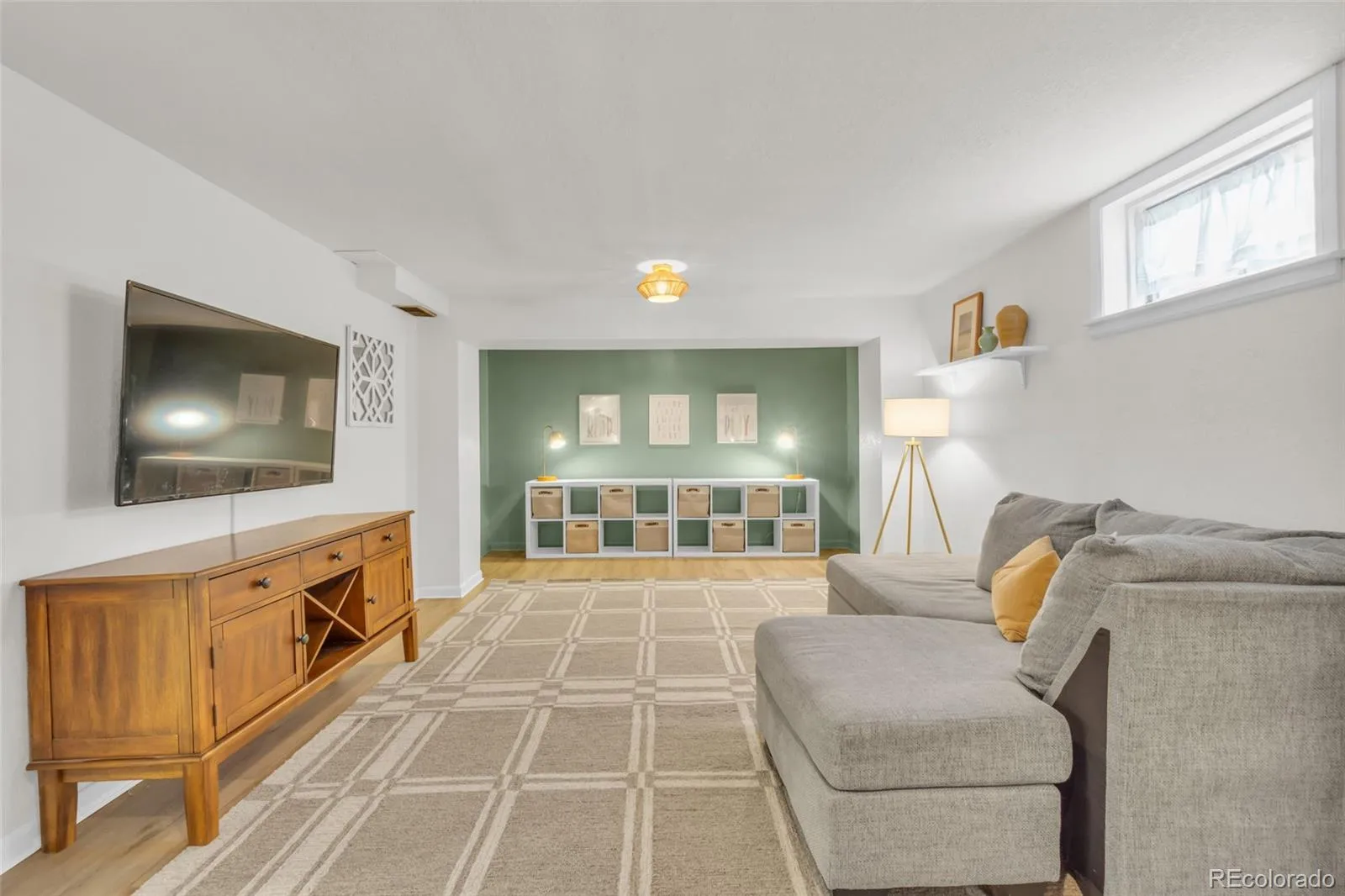 04202026165257 1600 24