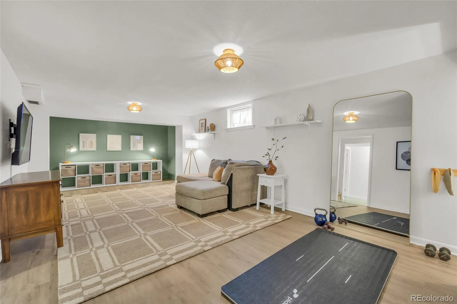 04202026165257 1600 25