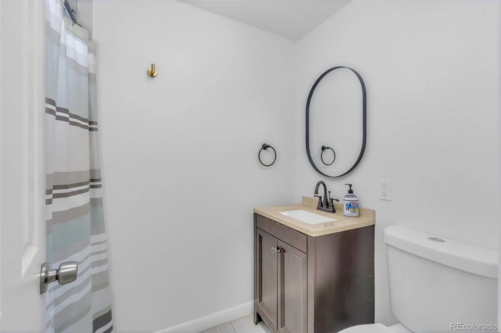 04202026165257 1600 32