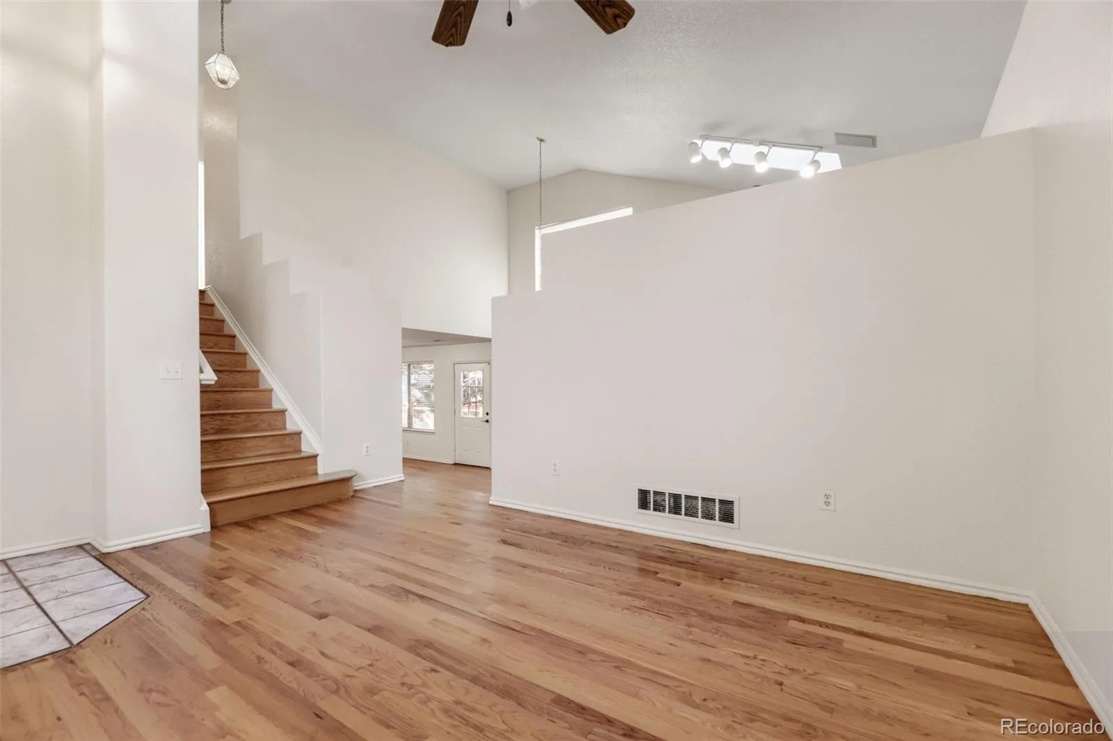 18872 E Prentice Place Centennial CO 80015 | MLS #REC1982129 10132026191140 1600 4