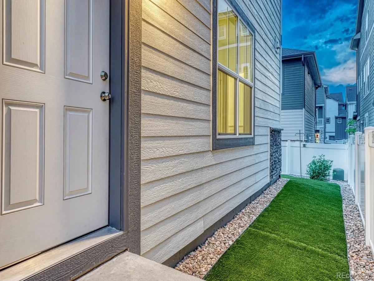 1976 S Fultondale Court Aurora CO 80018 | MLS #REC1984514 07102026132513 1200 30