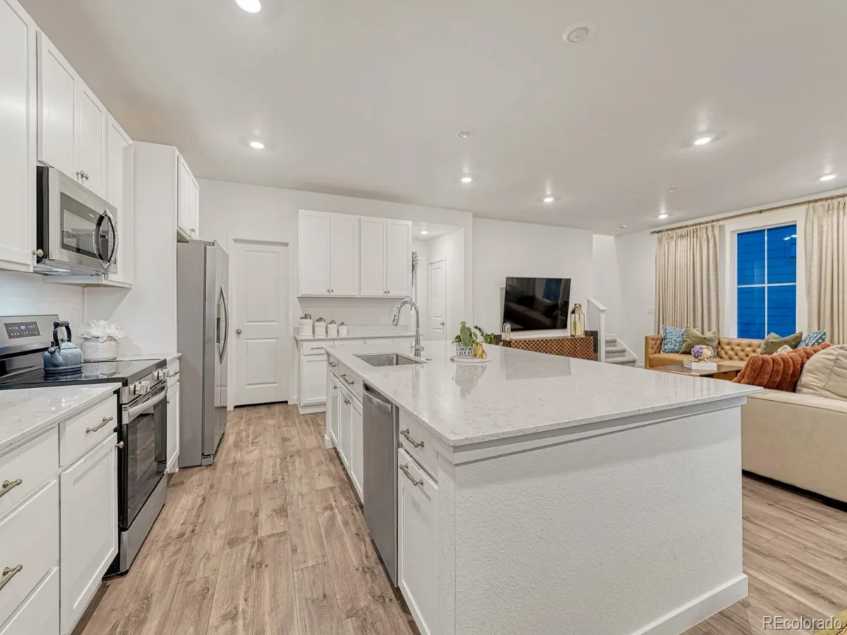 1976 S Fultondale Court Aurora CO 80018 | MLS #REC1984514 07102026132513 1200 9