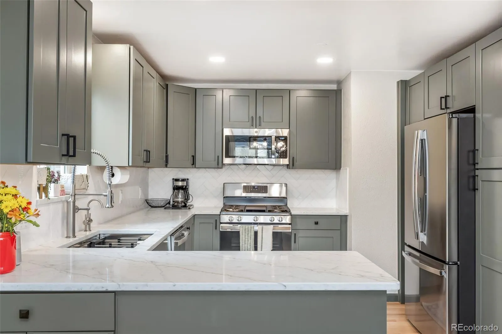 04162026164028 1600 2