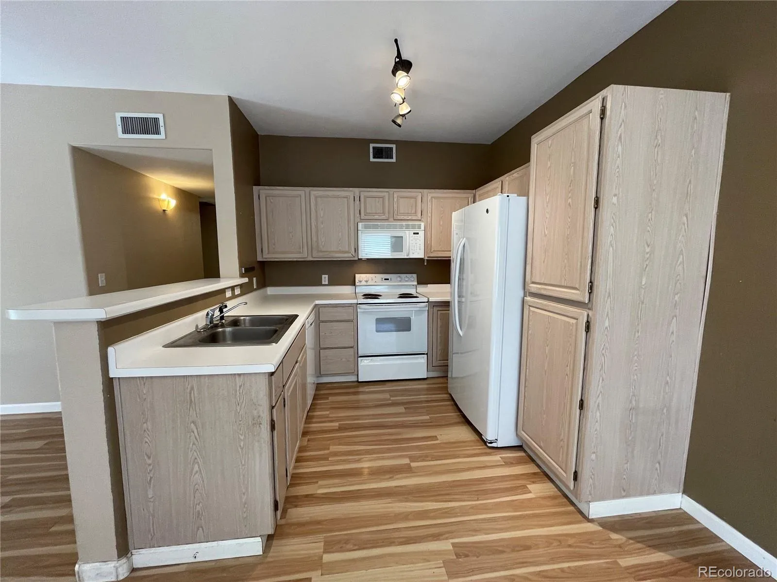 1146 Opal Street #101 Broomfield CO 80020 | MLS #REC1990969 05102026041851 1600 2