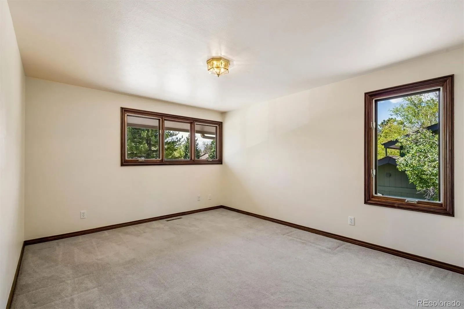 7715 S Forest Street Centennial CO 80122 MLS #REC1991748 05162026035856 1600 33