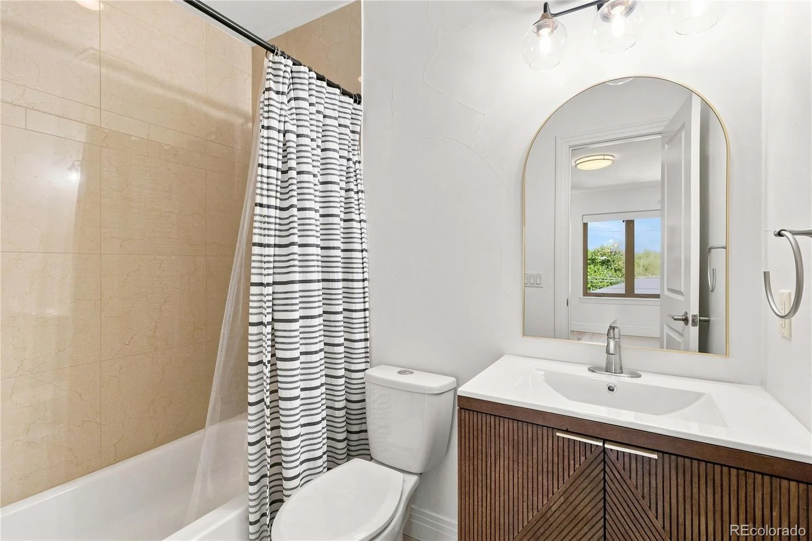 2135 Newton Street Denver CO 80211 | MLS #REC1992560 09232026112648 1600 29