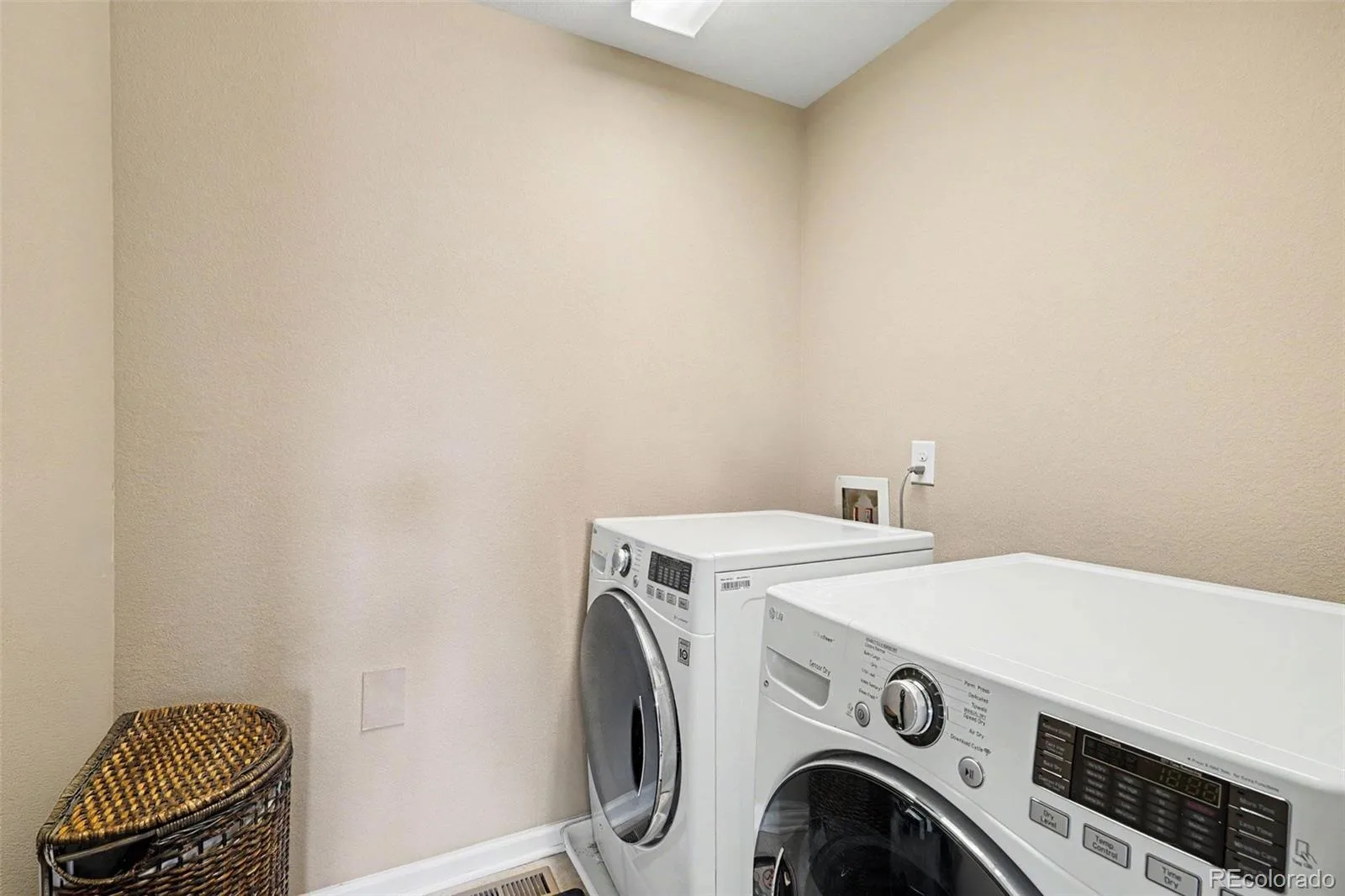 6014 Hoofbeat Place Castle Rock CO 80108 | MLS #REC1994897 08202026190632 1600 32