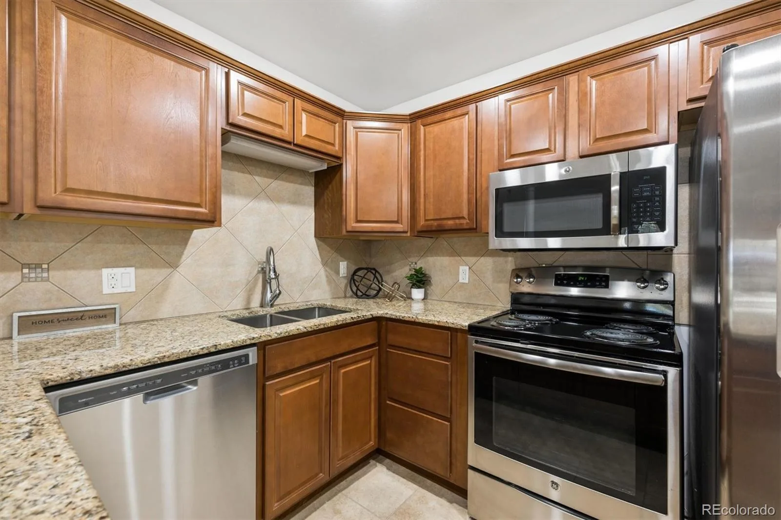 605 S Alton Way #8D Denver CO 80247 MLS #REC1997013 06092026074558 1600 2
