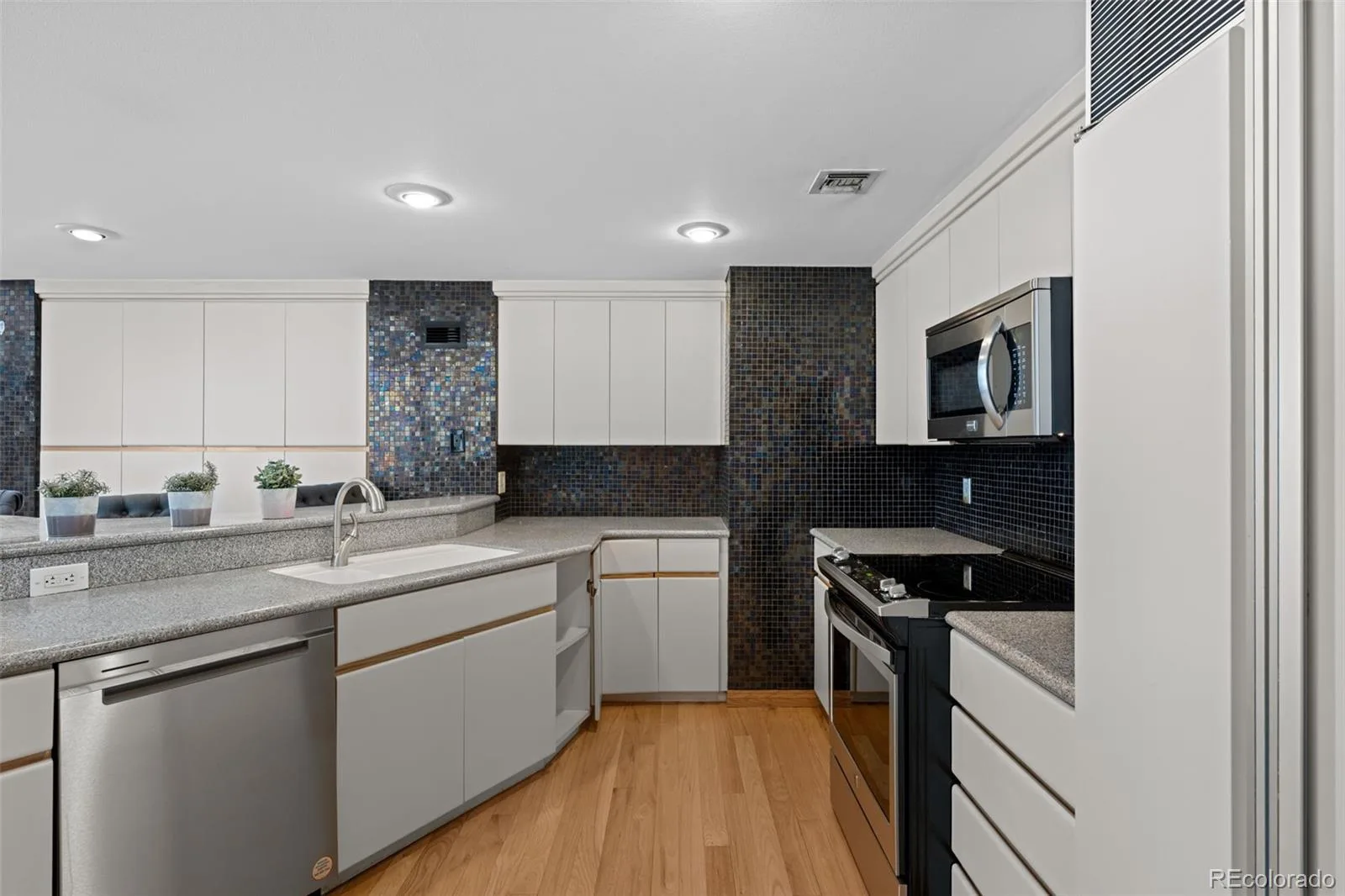 1777 Larimer Street #1410 Denver CO 80202 MLS #REC1997164 06122026231350 1600 3
