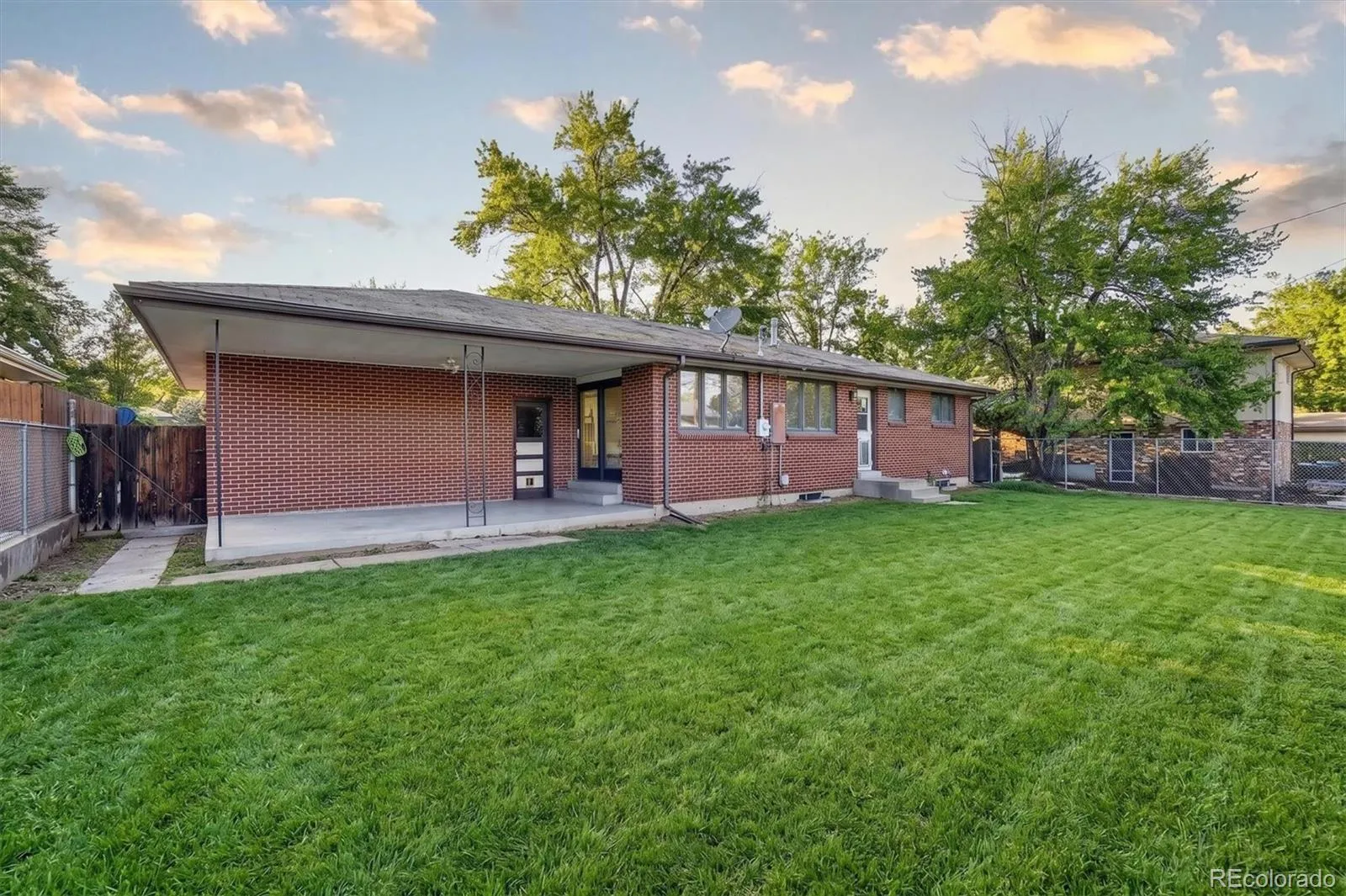 1348 S Drexel Way Lakewood CO 80232 MLS #REC1998084 05082026031645 1600 29