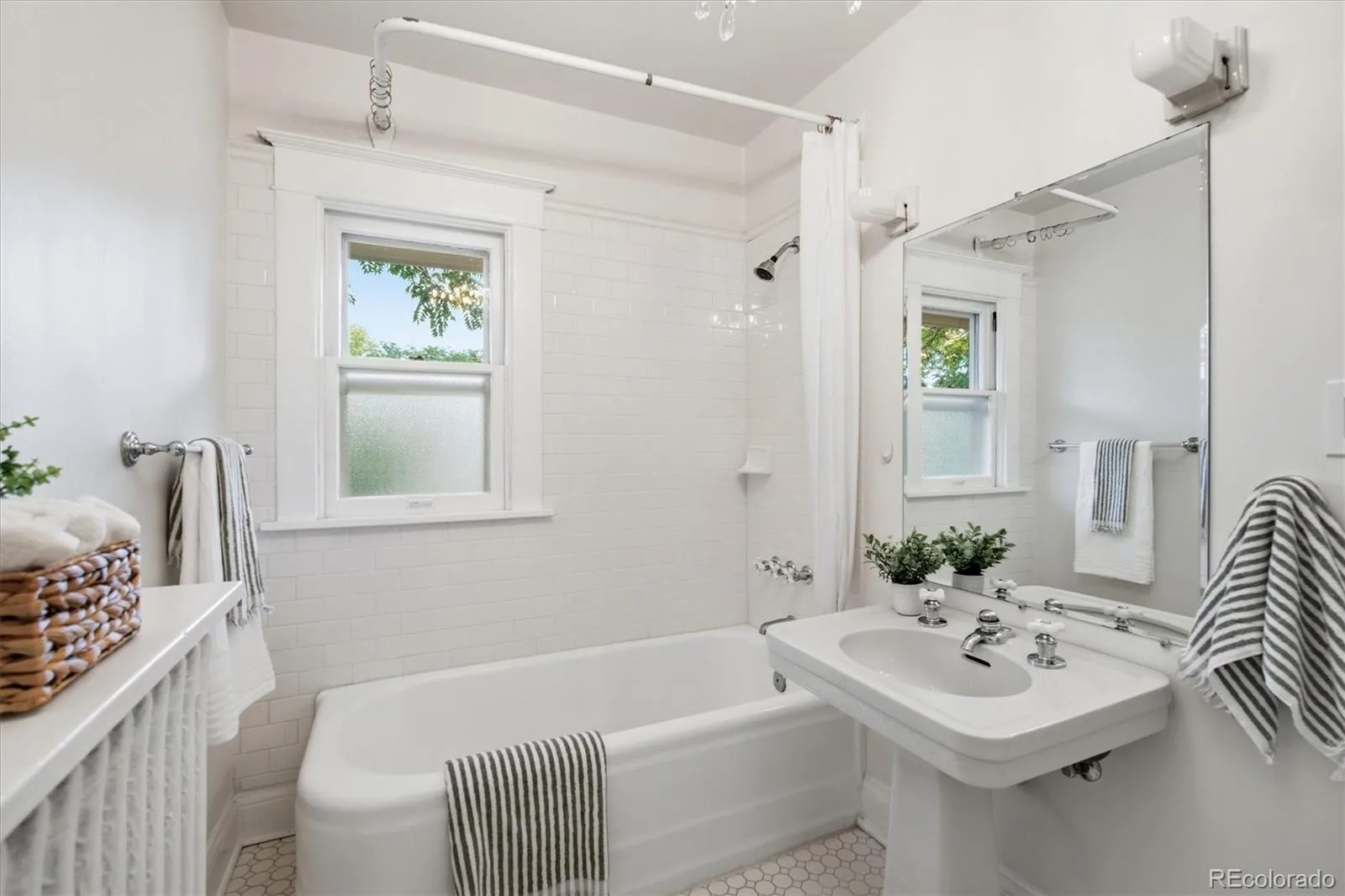 1660 Race Street Denver CO 80206 | MLS #REC1998409 09242026081837 1600 29