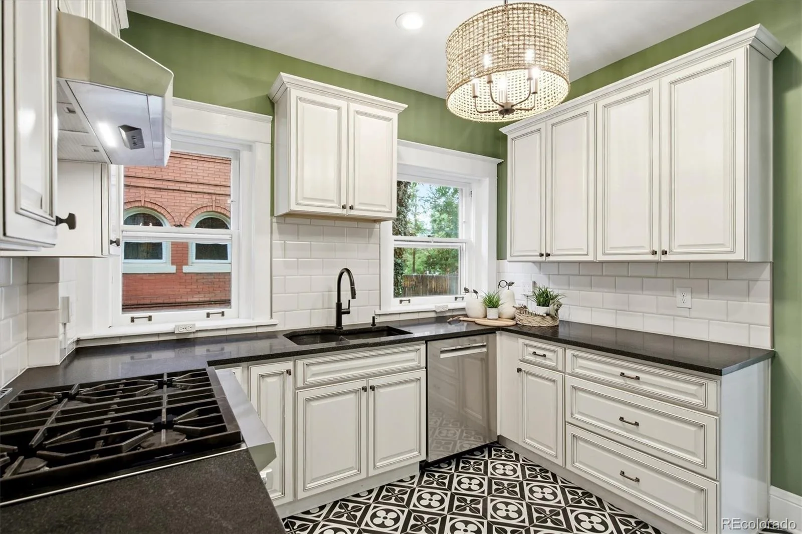 1660 Race Street Denver CO 80206 | MLS #REC1998409 09242026081837 1600 9