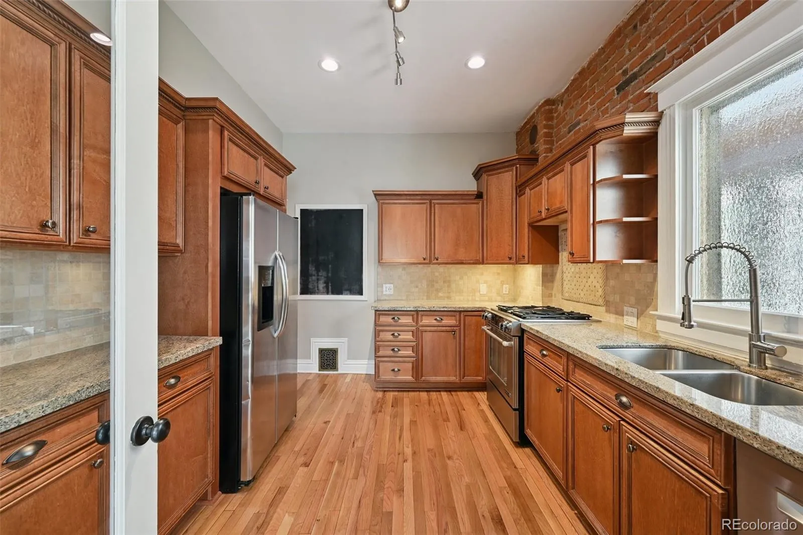 04052026003258 1600 14