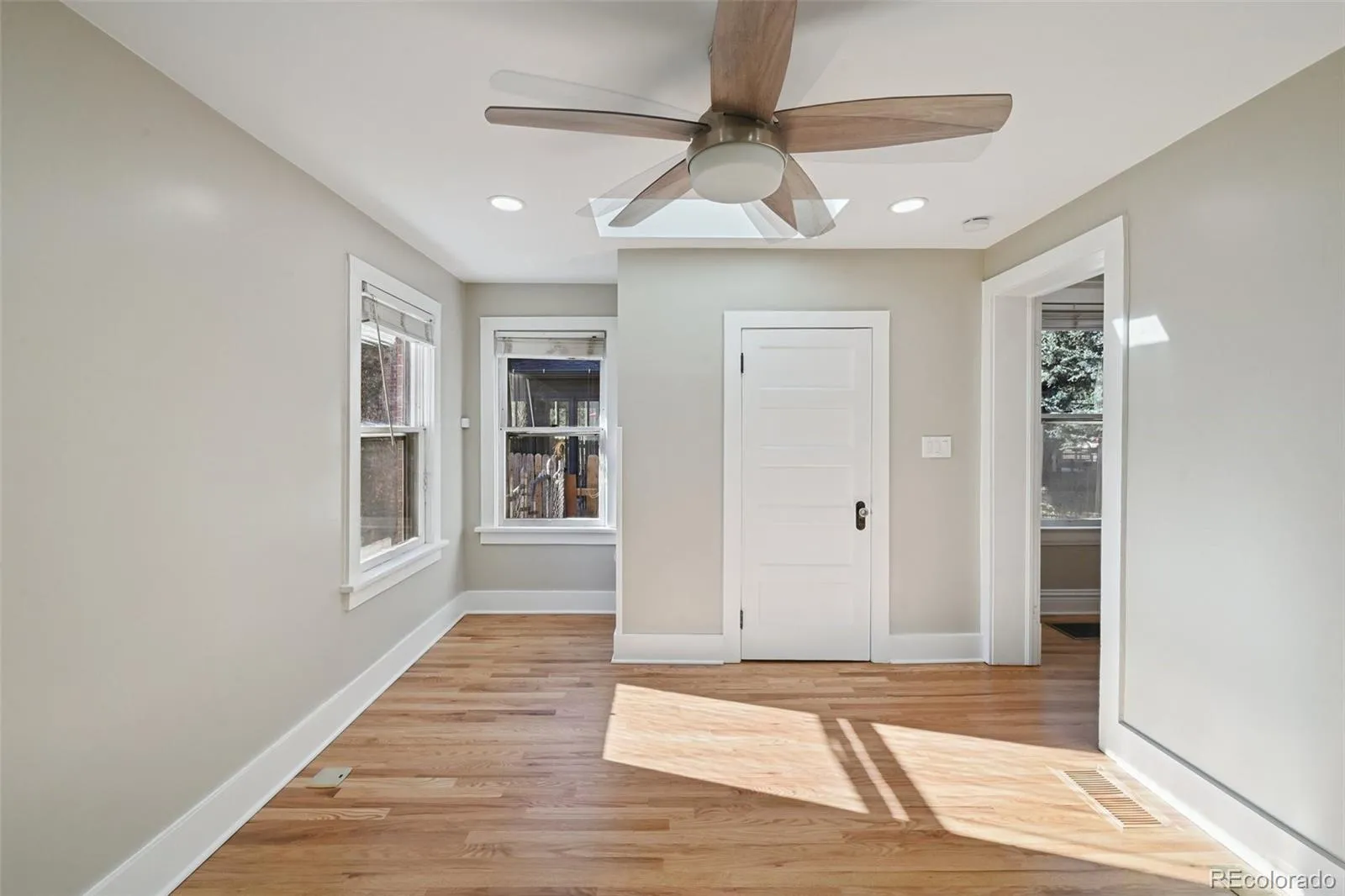 04052026003258 1600 21